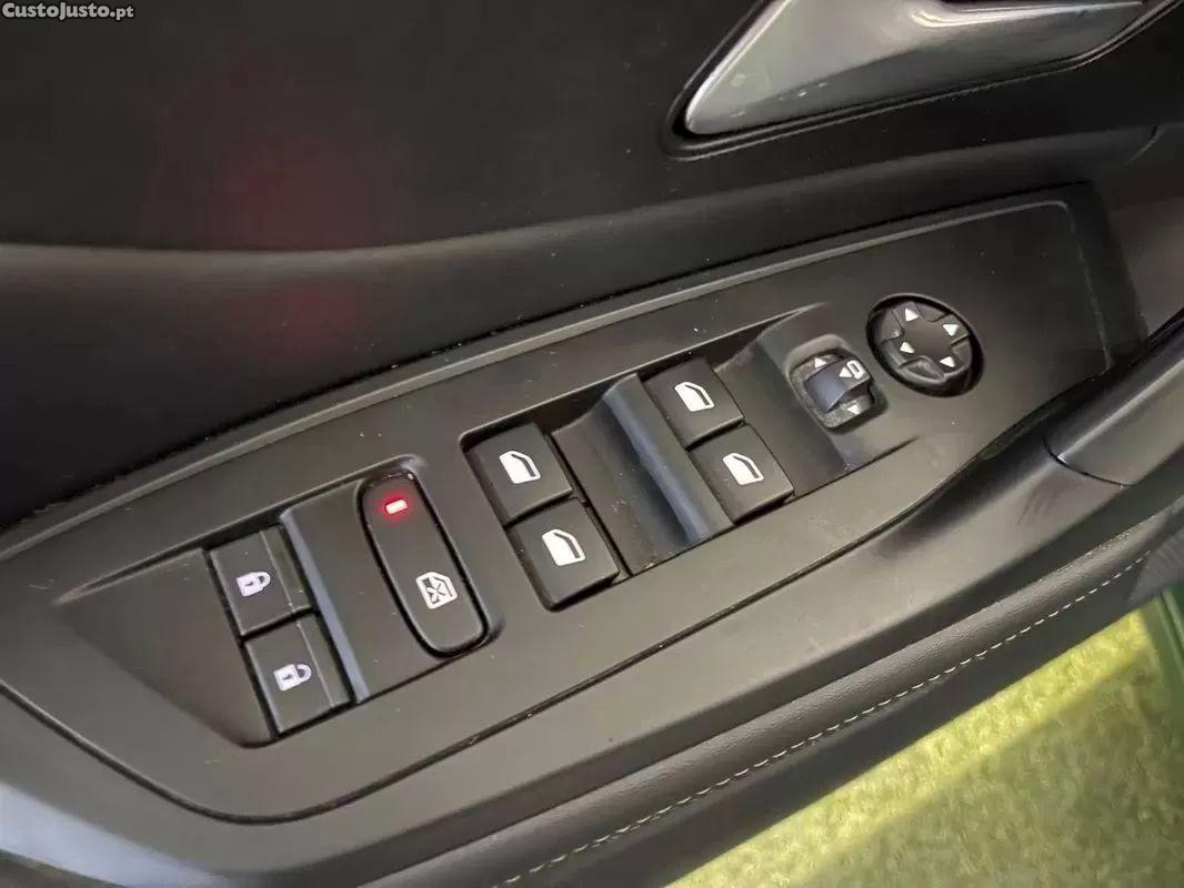 Peugeot 308 1.6 hybrid allure e-eat8 — fotografia 3