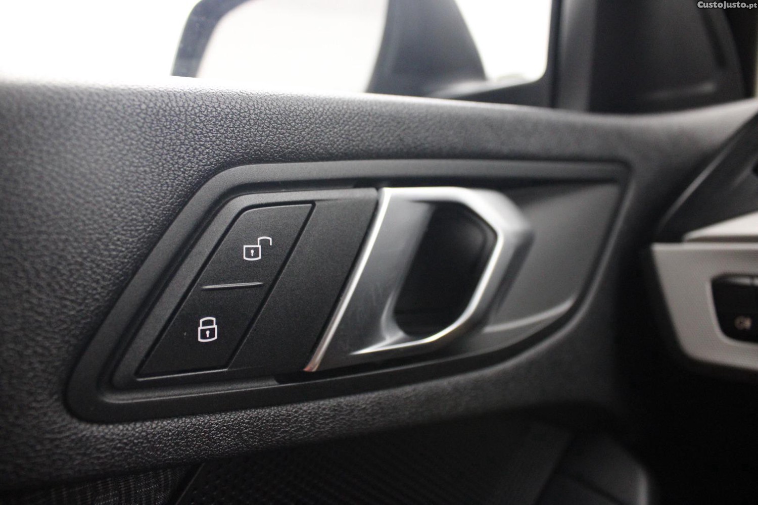 BMW 116 D CORPORATE EDITION (AUTO) — fotografia 9