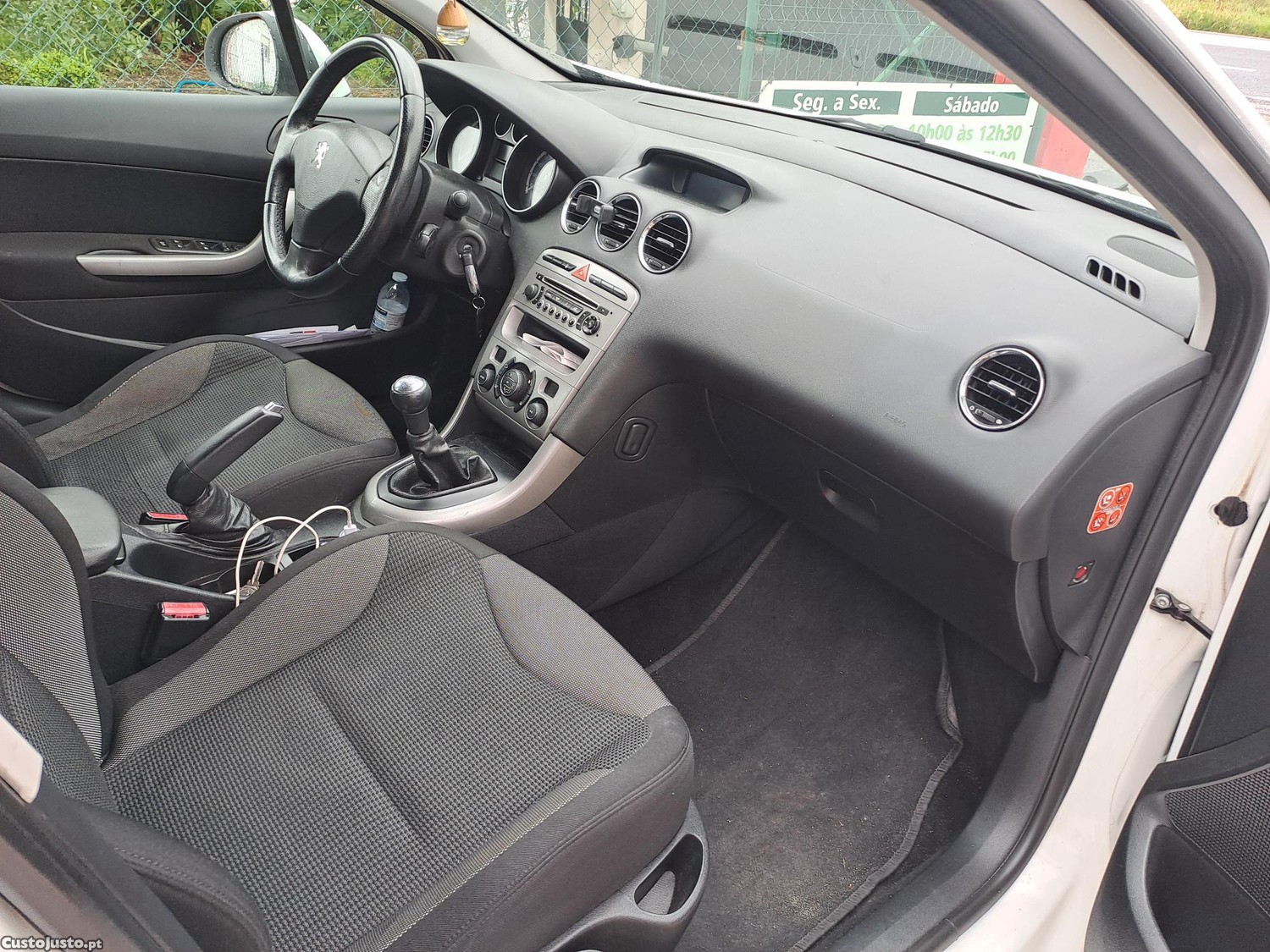 Peugeot 208 1.6 HDI — fotografia 5