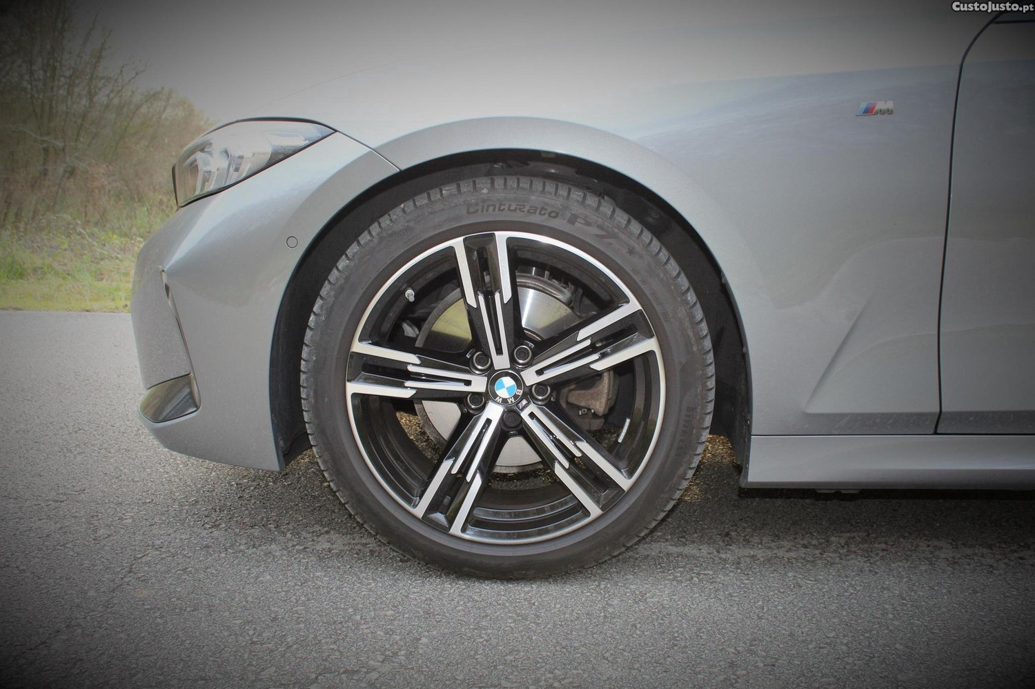 BMW 320 d Touring Pack M Auto — fotografia 12