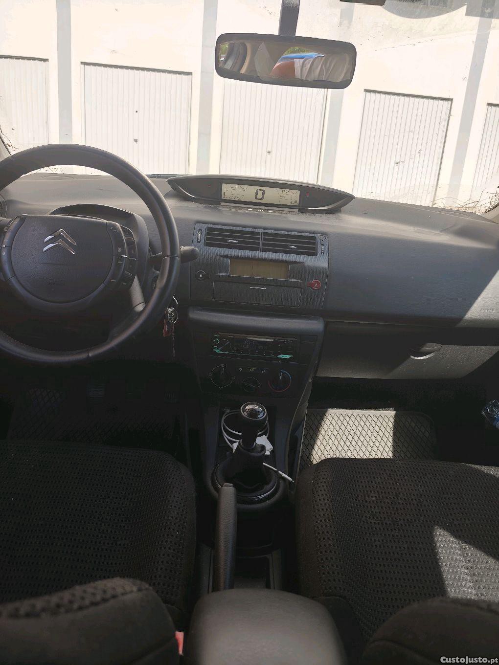 Citroën C4 gasóleo — fotografia 4