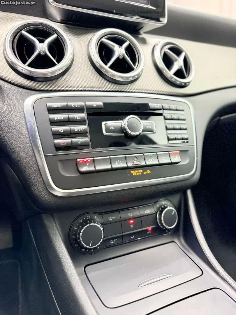 Mercedes-Benz GLA 200 Aut. — fotografia 8