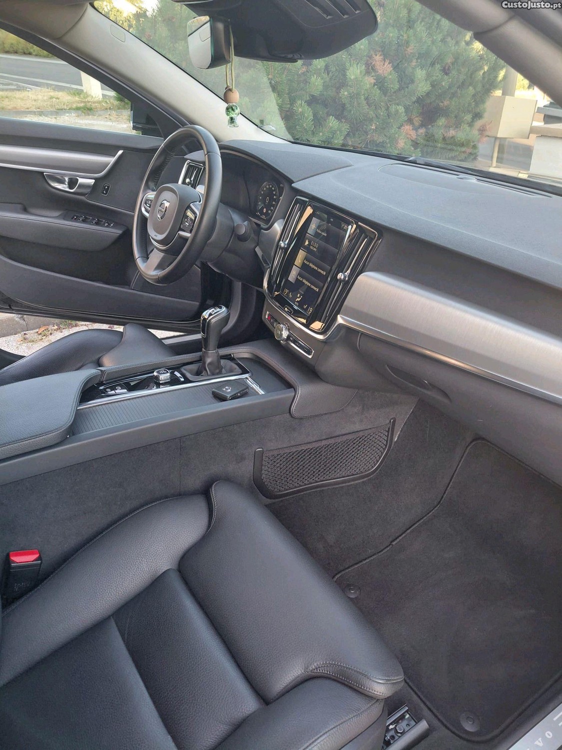 Volvo S90 sedan — fotografia 3