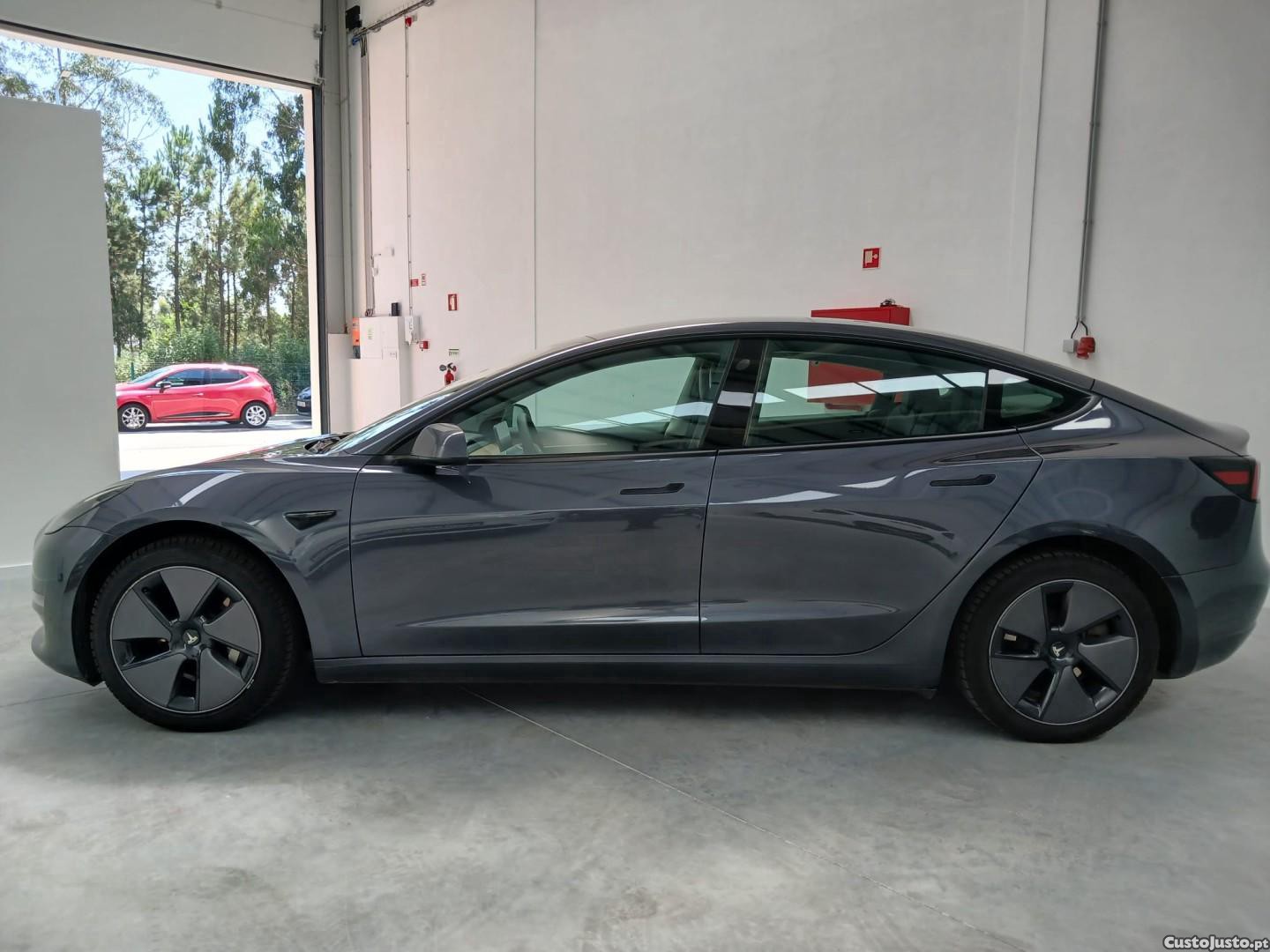 Tesla Model 3 Long Range Tração Traseira — fotografia 5