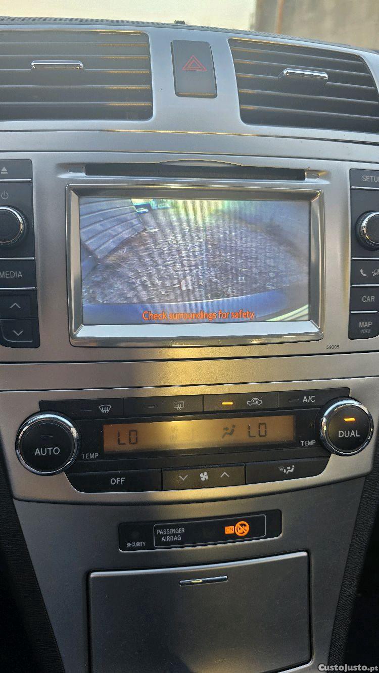 Toyota Avensis 2.0 d4d 125cv — fotografia 3