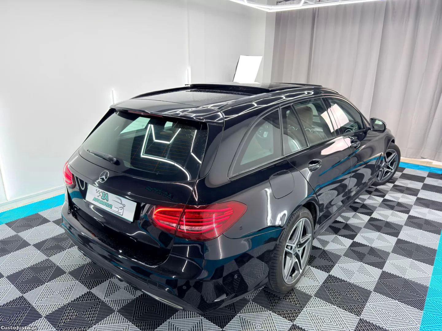 Mercedes-Benz C 300 D amg line — fotografia 18