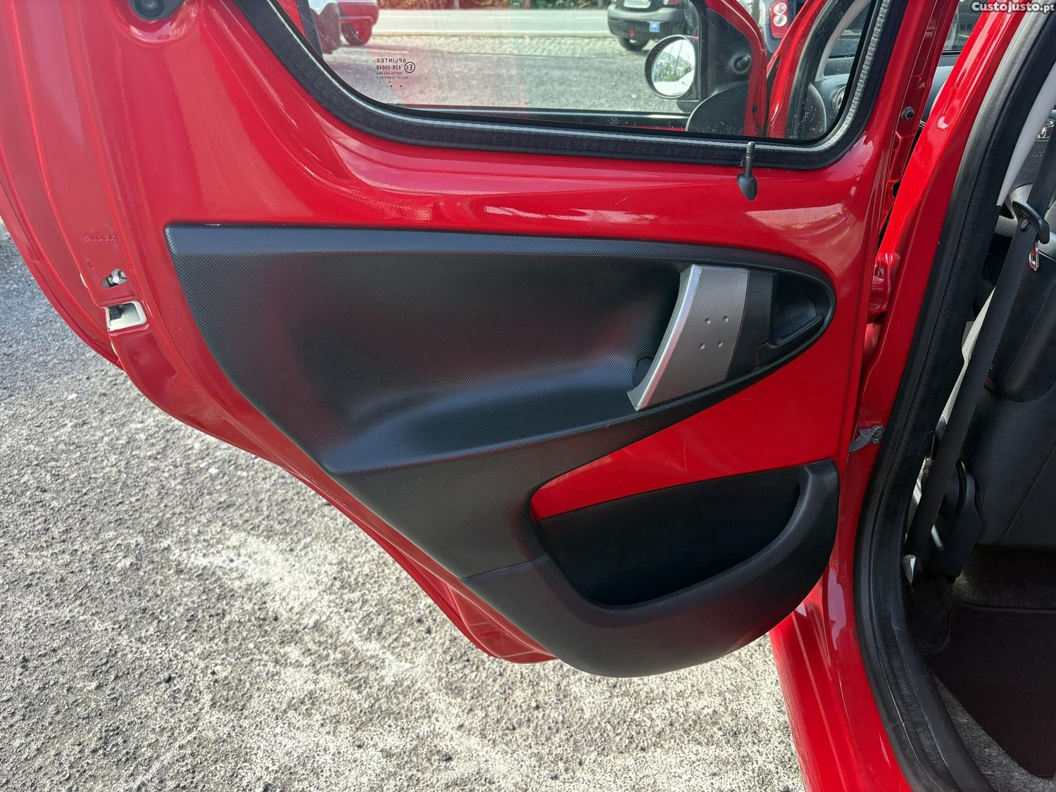 Toyota Aygo 1.0 Power Pack — fotografia 2