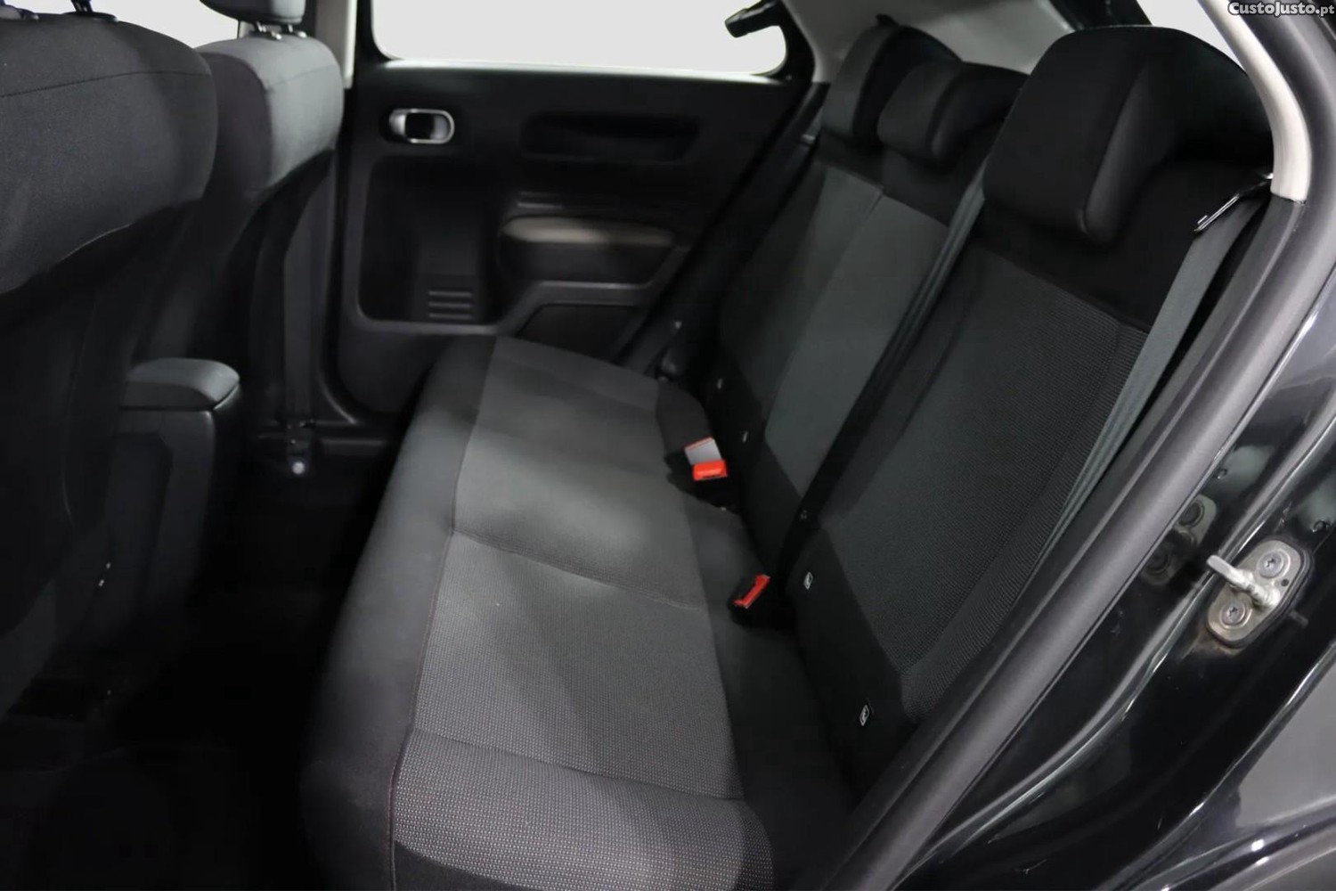 Citroën C4 1.2 PureTech Feel EAT6 — fotografia 3