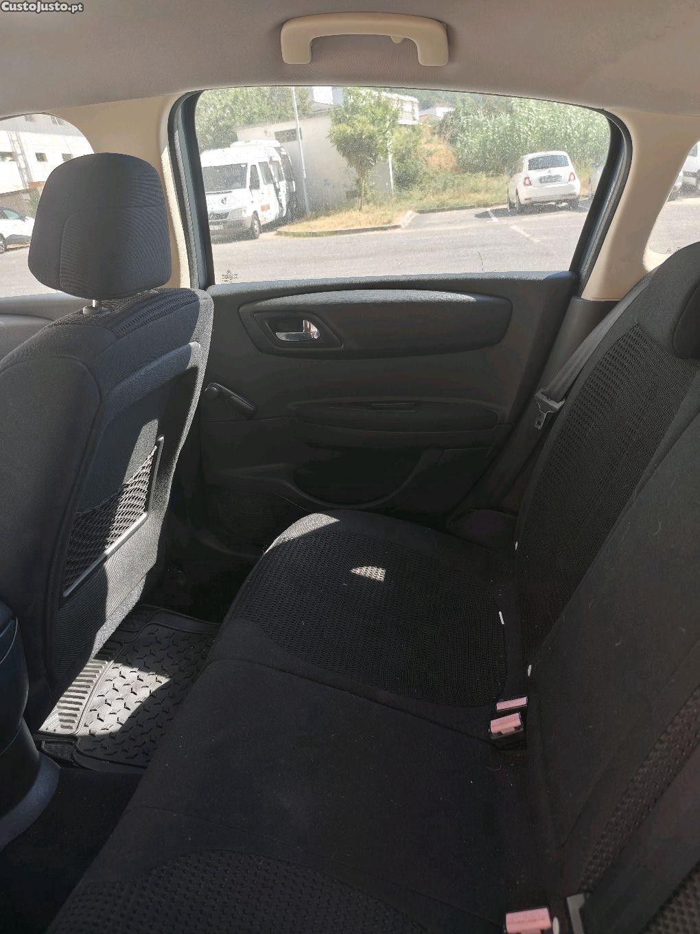 Citroën C4 gasóleo — fotografia 3