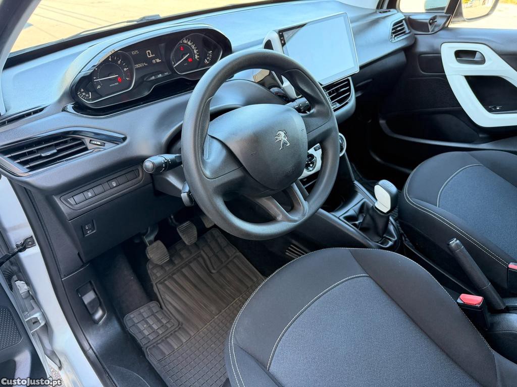 Peugeot 208 1.2 PureTech 68cv A/C+GPS — fotografia 12