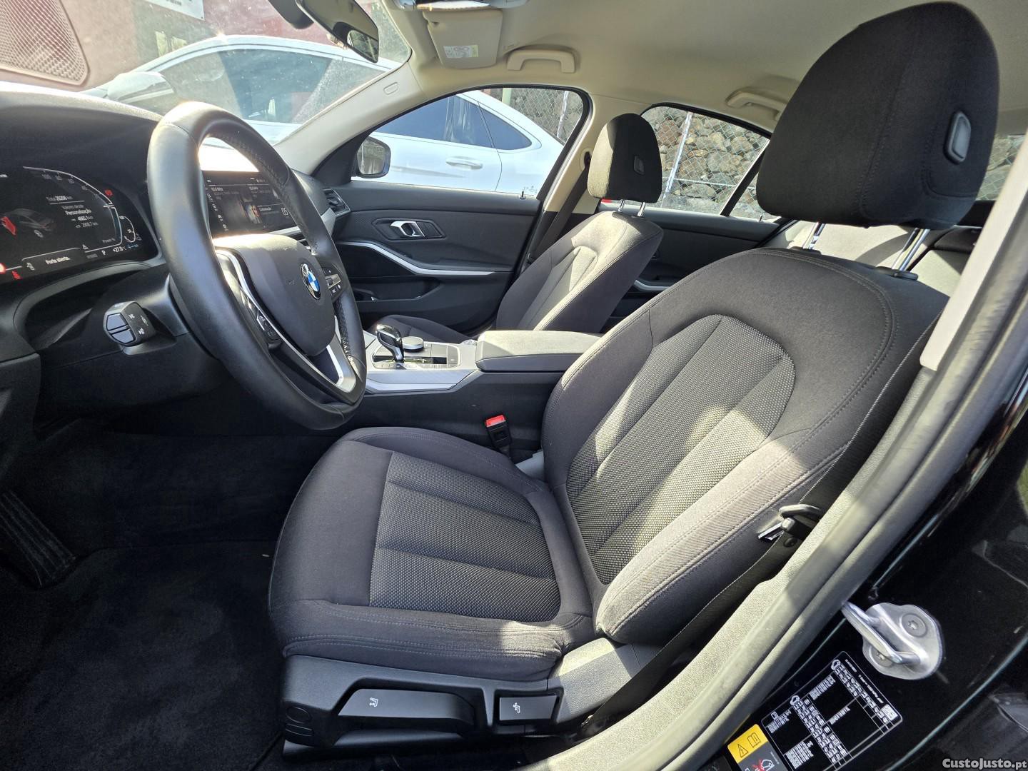 BMW 330 e Corporate Edition Auto — fotografia 43