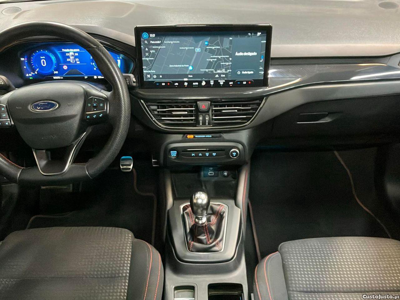 Ford Focus 1.0 EcoBoost MHEV ST-Line X — fotografia 15