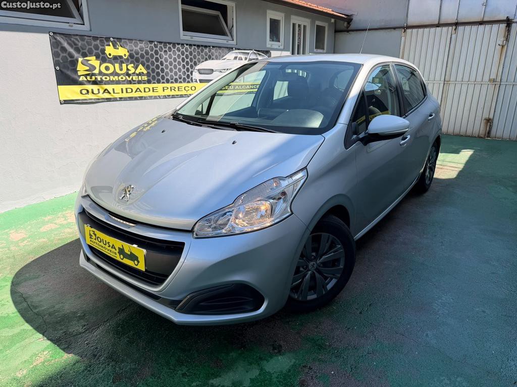 Peugeot 208 1.2 PureTech 68cv A/C+GPS — fotografia 15