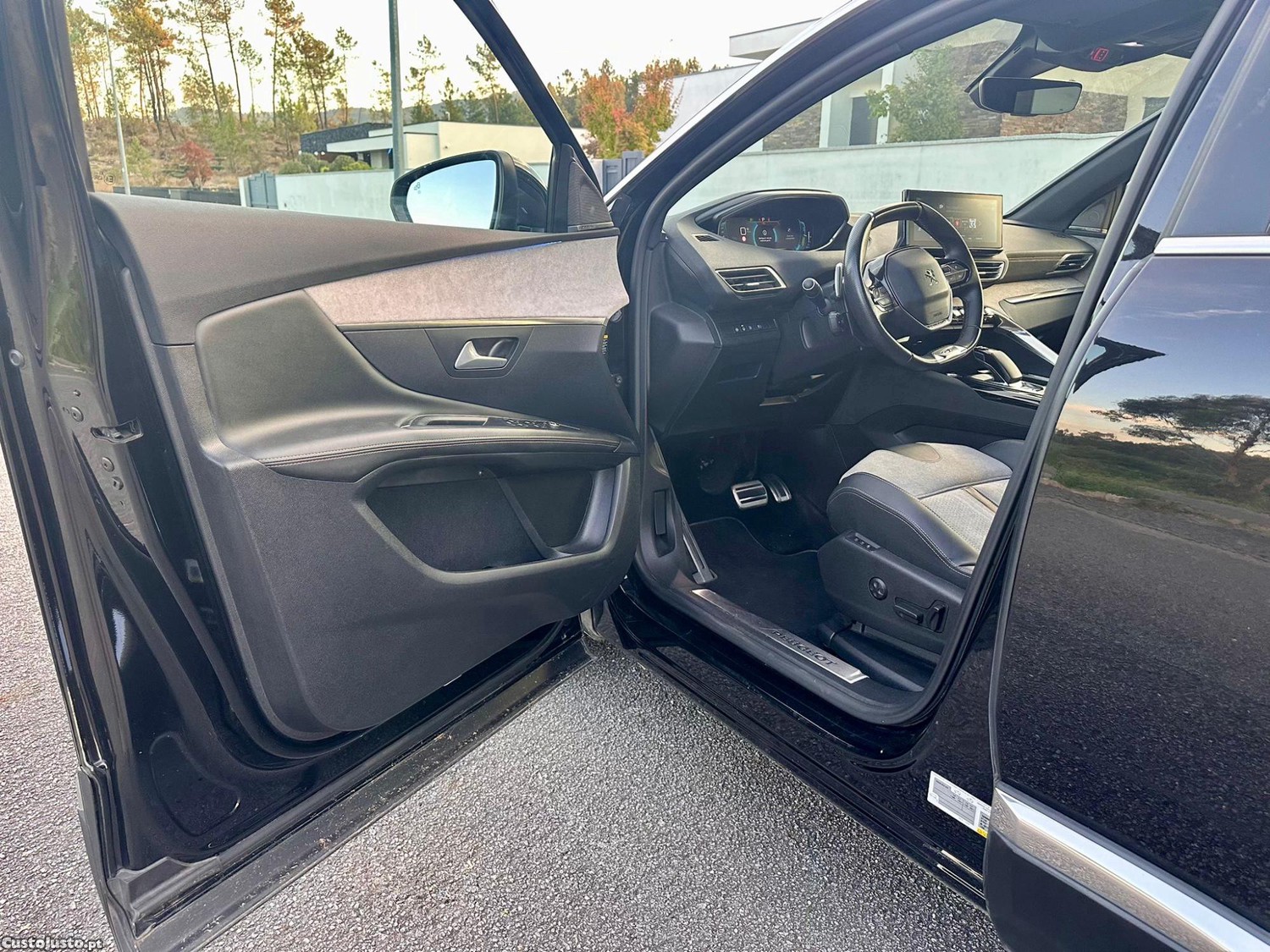 Peugeot 3008 1.6 HYBRID4 300CV - GT-Pack - COMO NOVO - 21 — photo 5