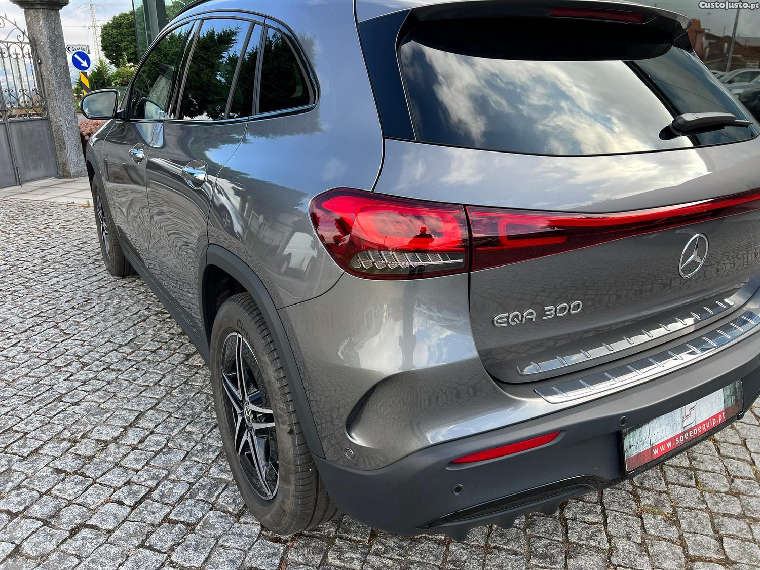Mercedes-Benz EQA 4Matic AMG Line — fotografia 15