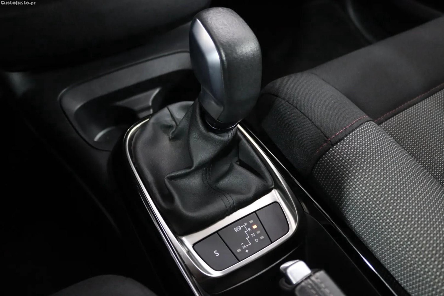 Citroën C4 1.2 PureTech Feel EAT6 — fotografia 4
