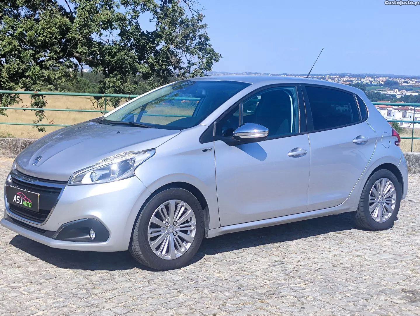 Peugeot 208 1.6 bluehdi style - 17 foto 2