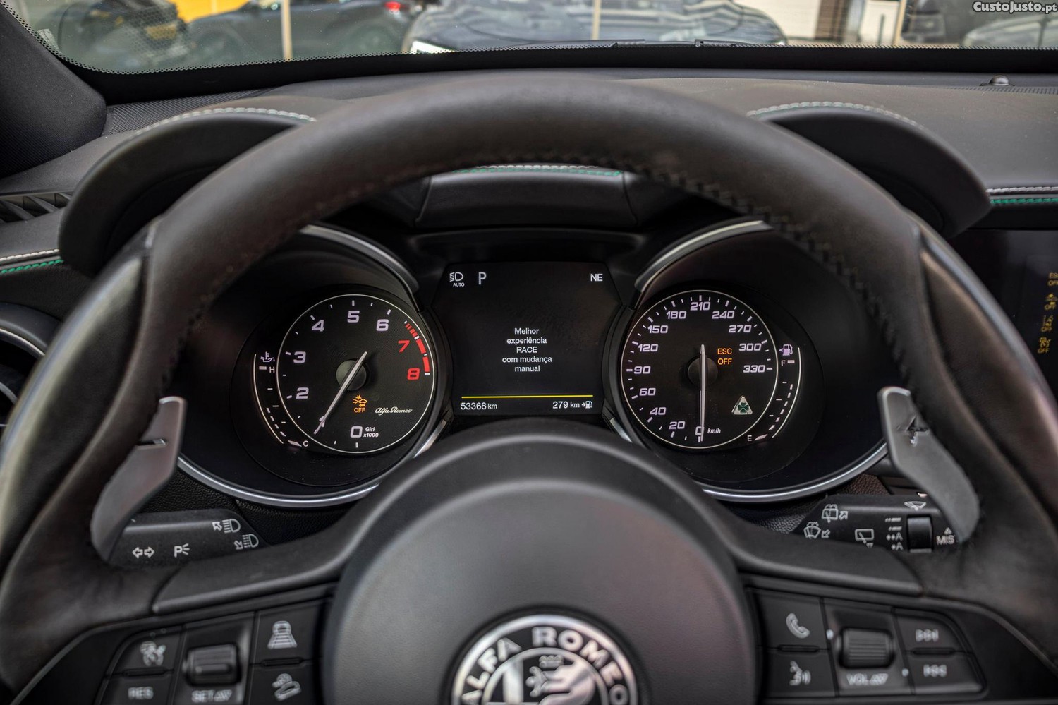 Alfa Romeo Stelvio 2.9 T Quadrifoglio Q4 — fotografia 12
