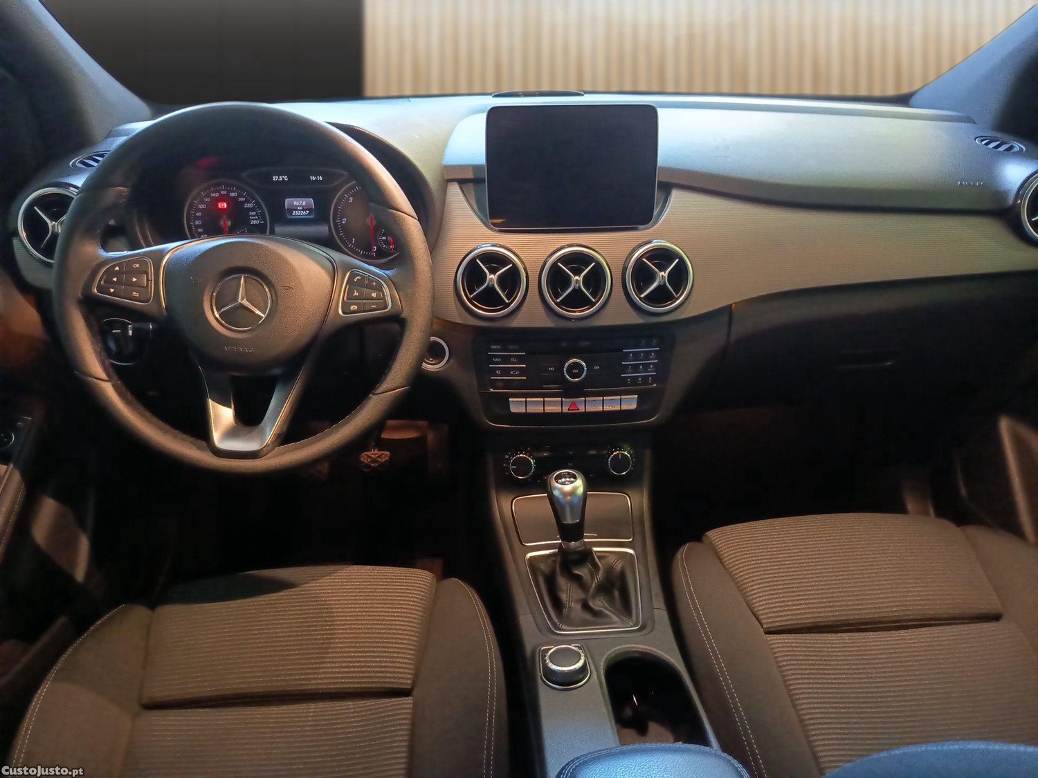 Mercedes-Benz B 180 1.5D — fotografia 4