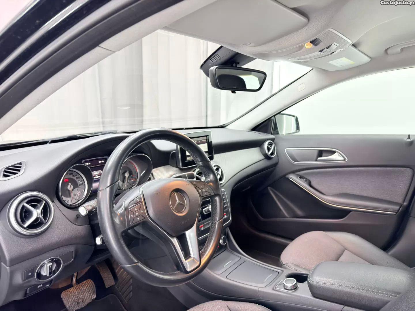 Mercedes-Benz GLA 200 Aut. — fotografia 4