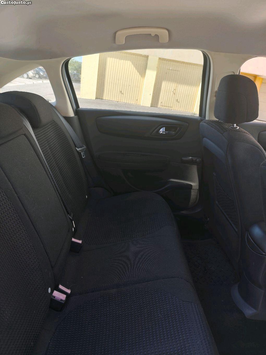 Citroën C4 gasóleo — fotografia 2