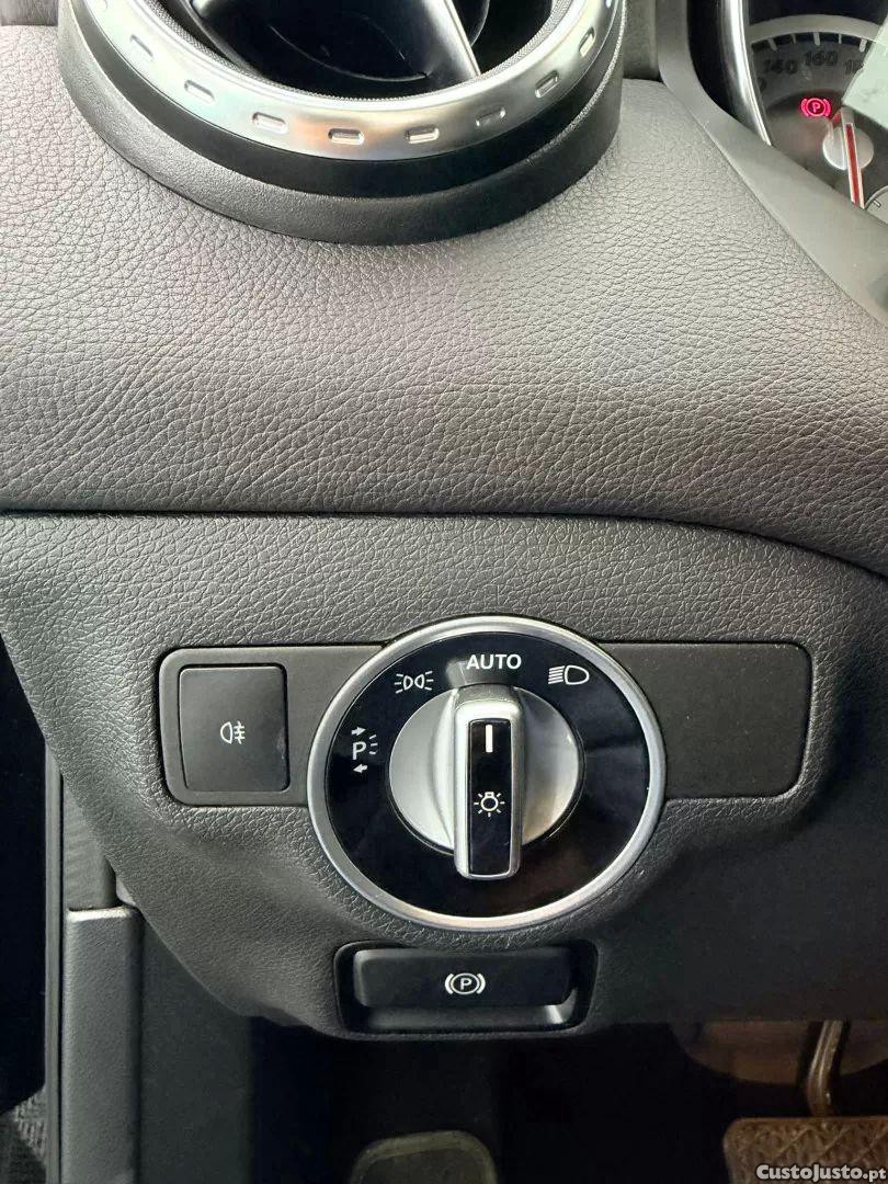 Mercedes-Benz GLA 200 Aut. — fotografia 3