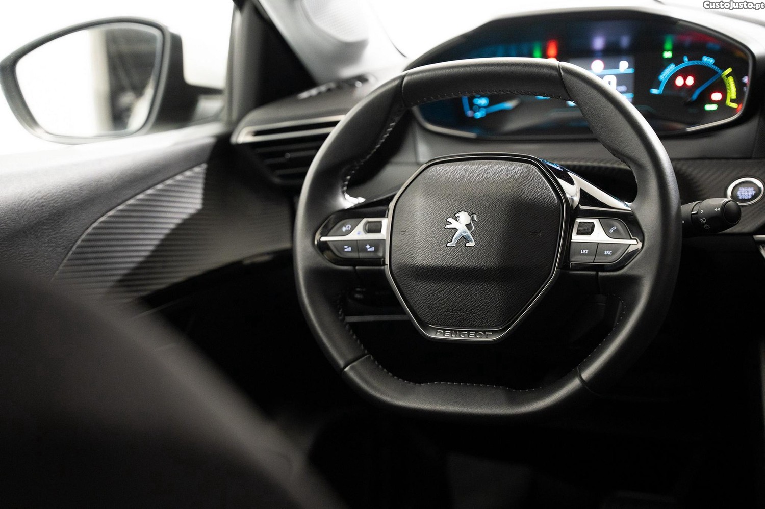Peugeot 208 50 kWh Active — fotografia 18