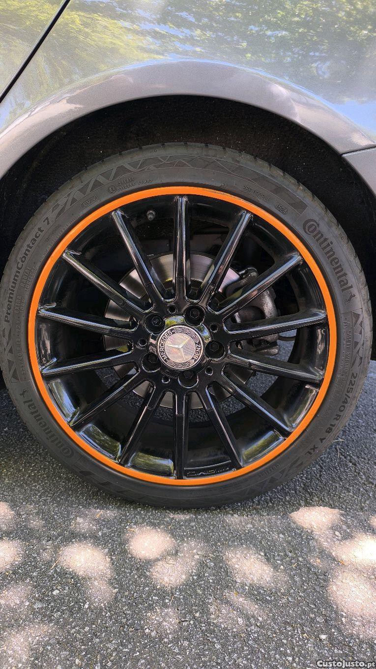 Mercedes-Benz CLA 220 AMG Shooting Brake Orange Art Edition — fotografia 2