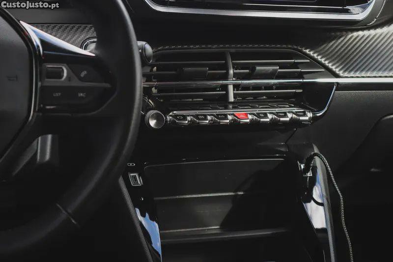 Peugeot e-2008 50 kwh active pack — fotografia 16