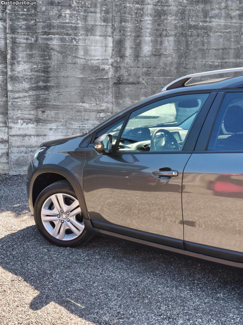 Peugeot 2008 1.2 PureTech Signature — fotografia 12