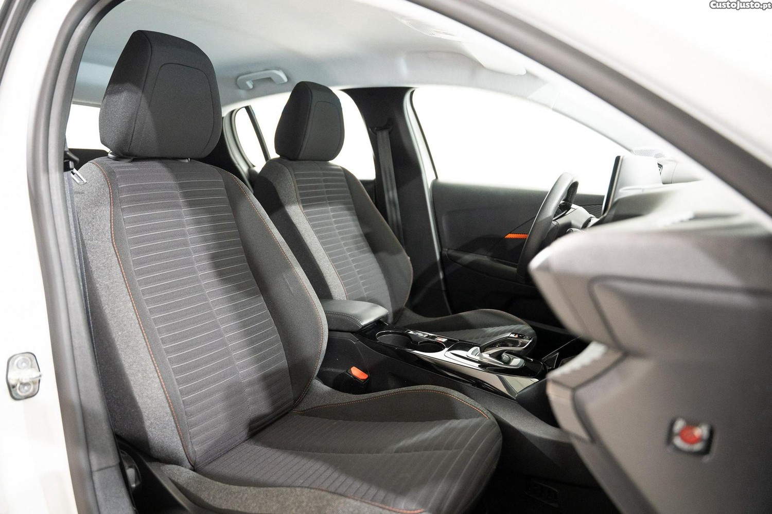 Peugeot 208 50 kWh Active — fotografia 3