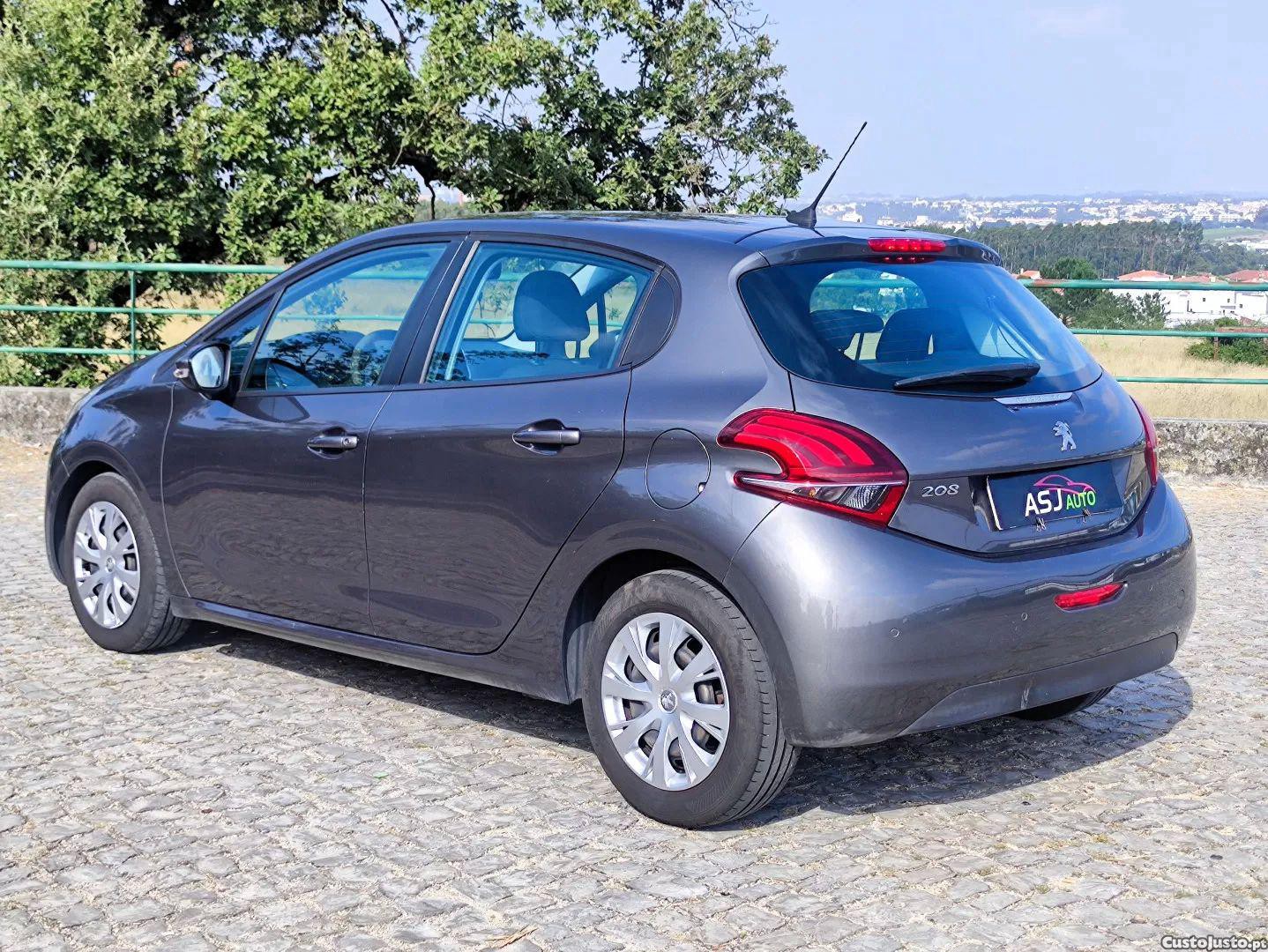 Peugeot 208 1.5 bluehdi active — fotografia 13