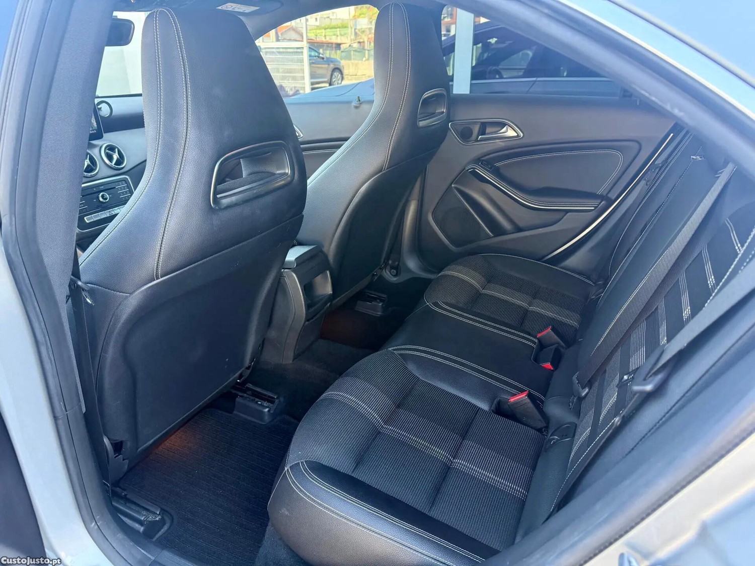 Mercedes-Benz CLA 180 d Urban — fotografia 5