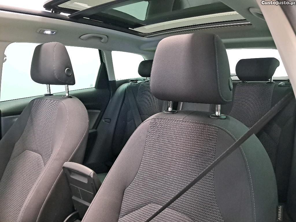 SEAT Leon ST 1.6TDI STYLE — fotografia 2