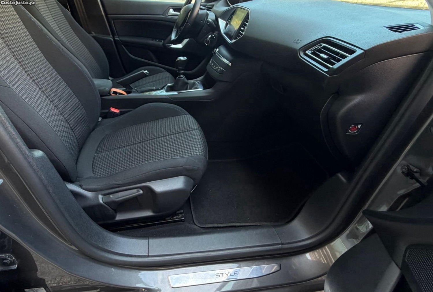 Peugeot 308 SW 1.2 THP - Style - Teto Panoramico — fotografia 6