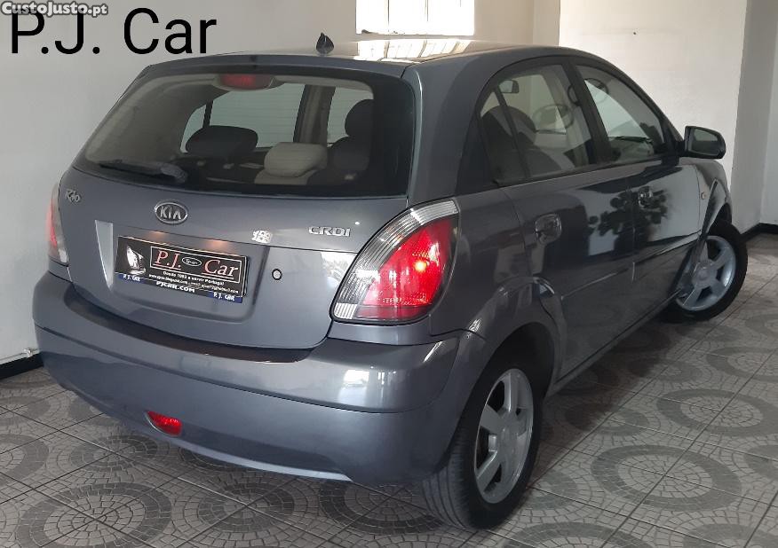 Kia Rio EX 1.5 CRDI 16V 110 CV — fotografia 3