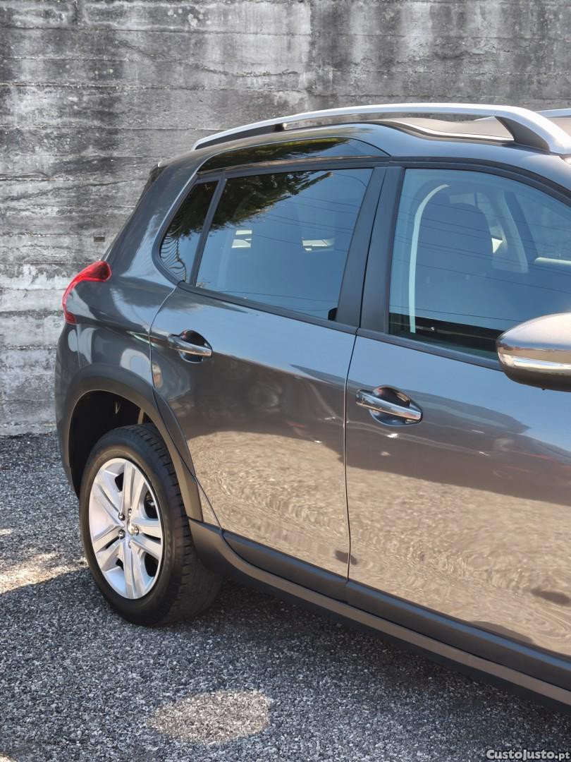 Peugeot 2008 1.2 PureTech Signature — fotografia 15