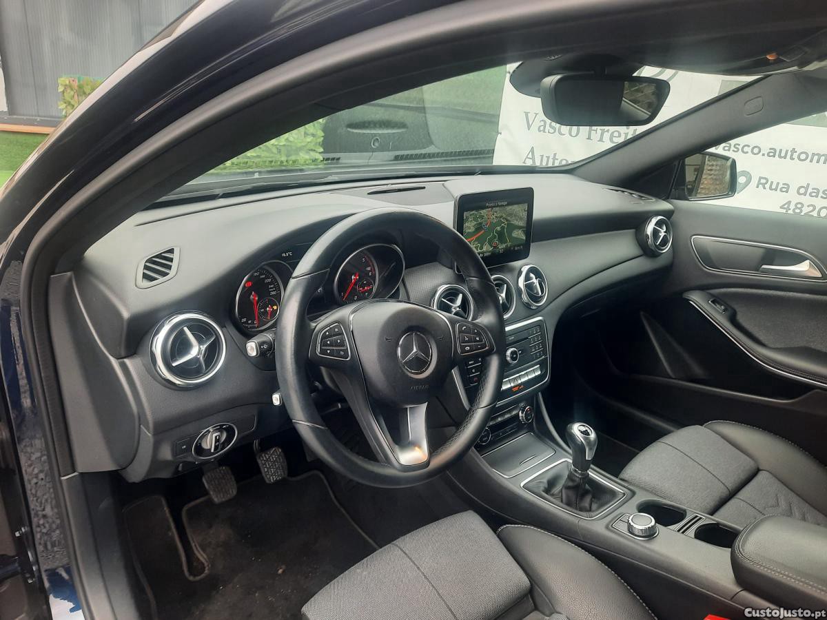 Mercedes-Benz GLA 180 Cdi Urban 110 cv — fotografia 5