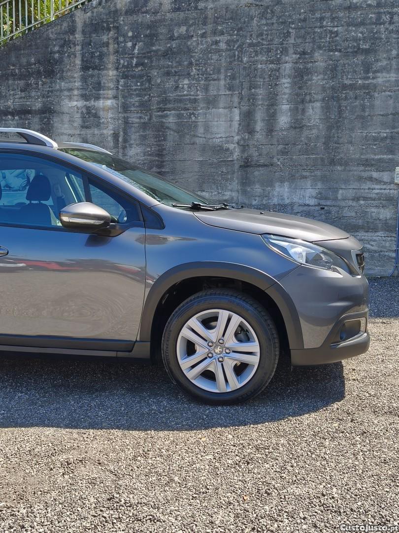 Peugeot 2008 1.2 PureTech Signature — fotografia 11