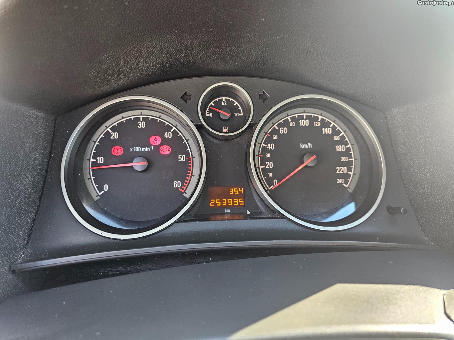 Opel Astra 1.3 CDTI — fotografia 5