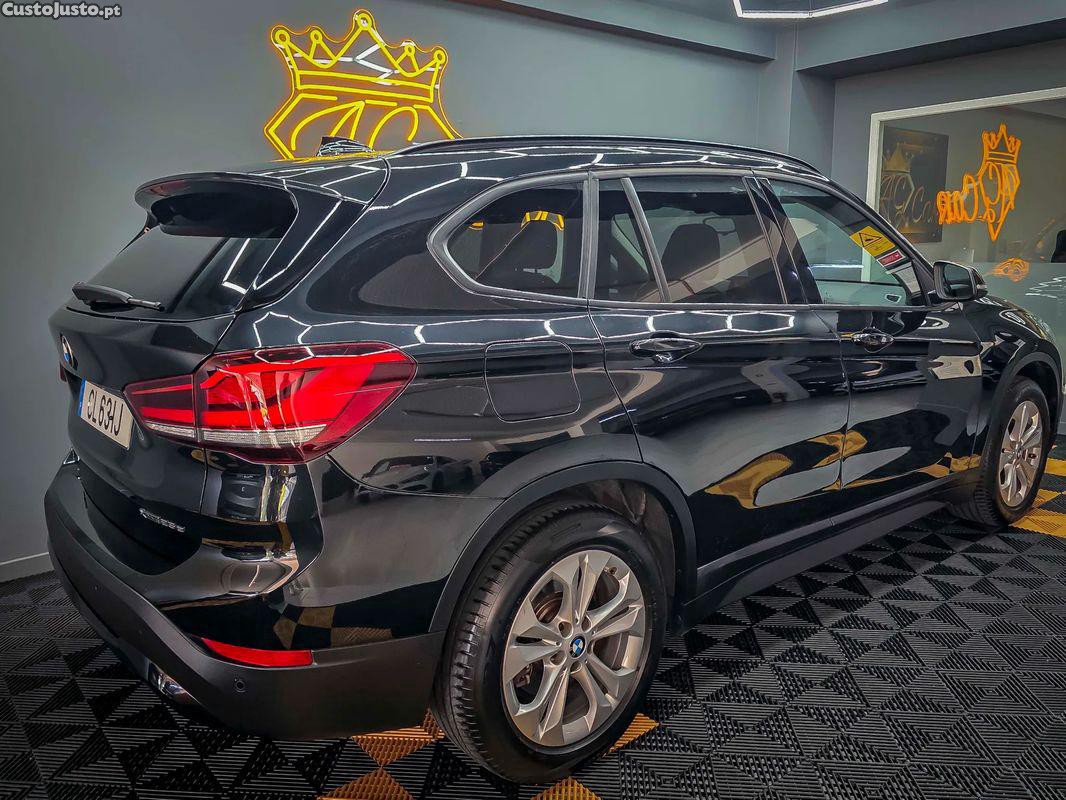 BMW X1 xDrive25e Advantage — fotografia 11