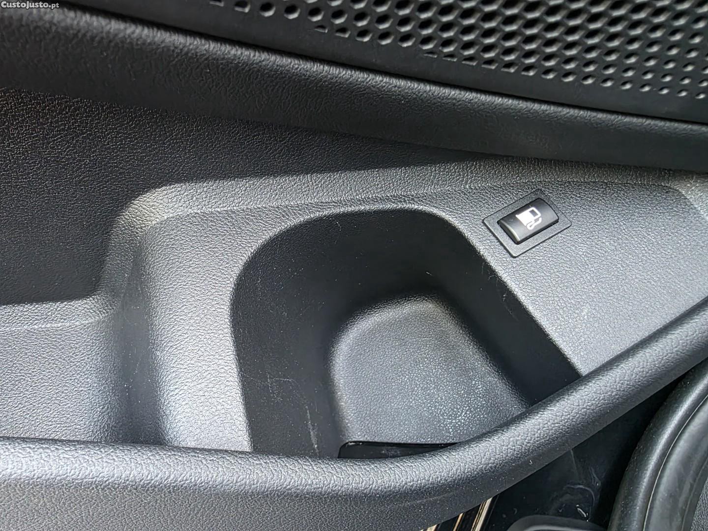 BMW 330 e Corporate Edition Auto — fotografia 6