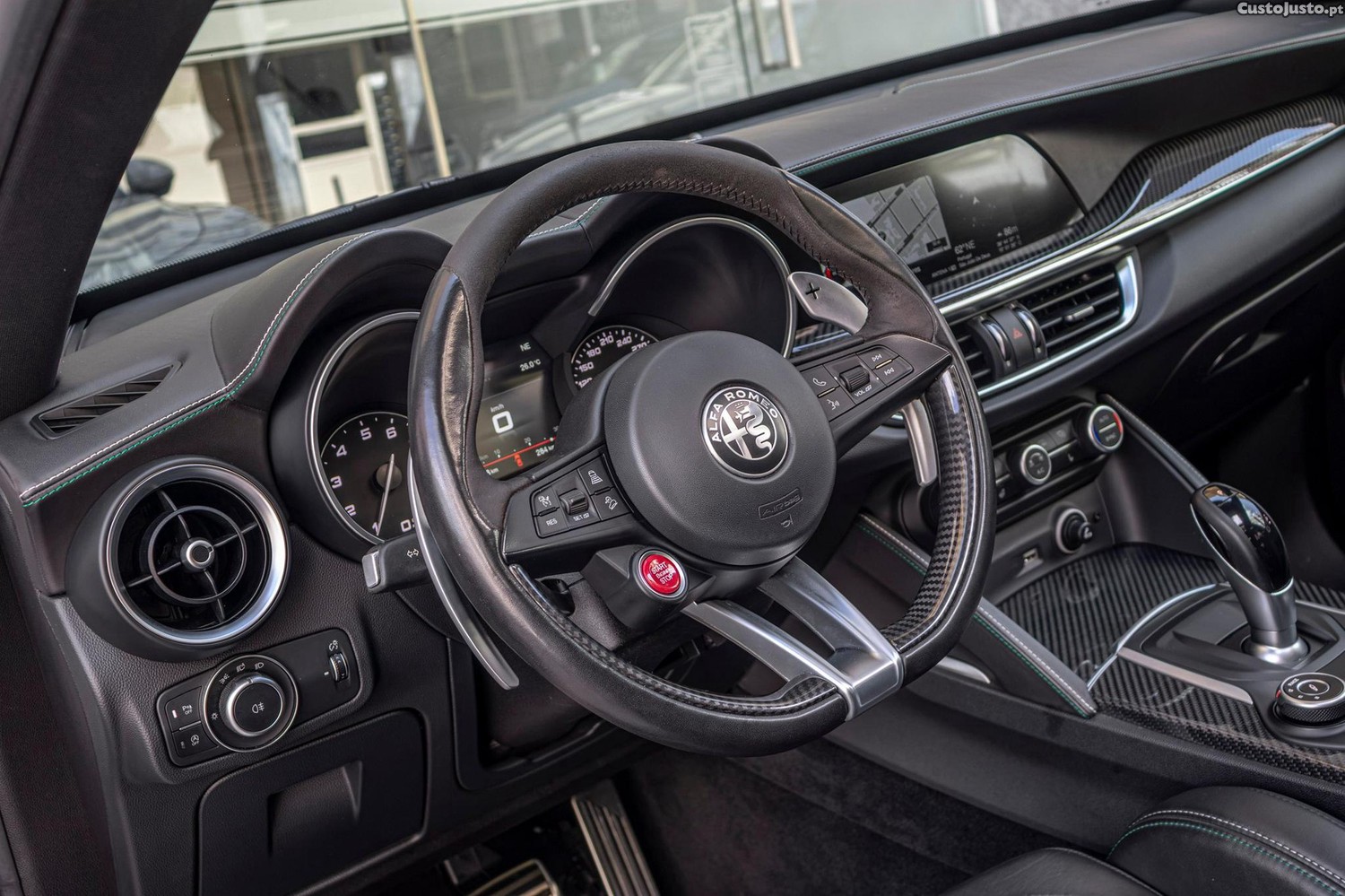 Alfa Romeo Stelvio 2.9 T Quadrifoglio Q4 — fotografia 21