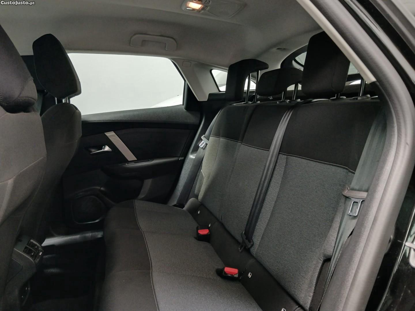 Citroën e-C4 136 YOU — fotografia 9