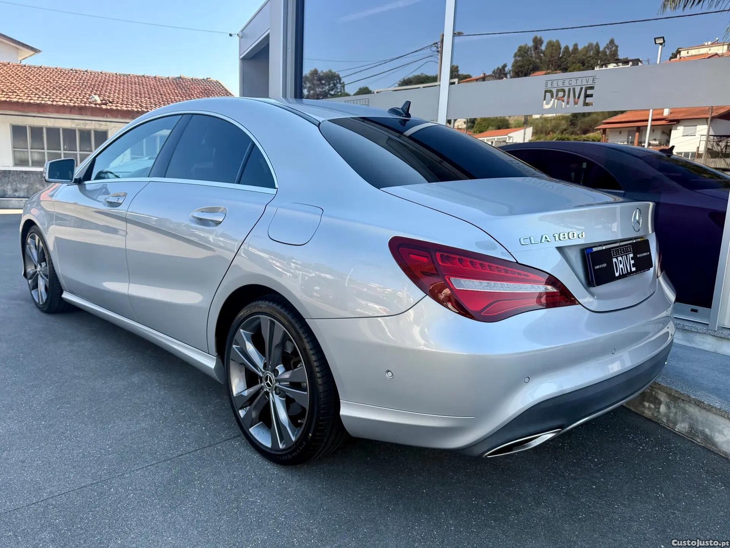 Mercedes-Benz CLA 180 d Urban — fotografia 9