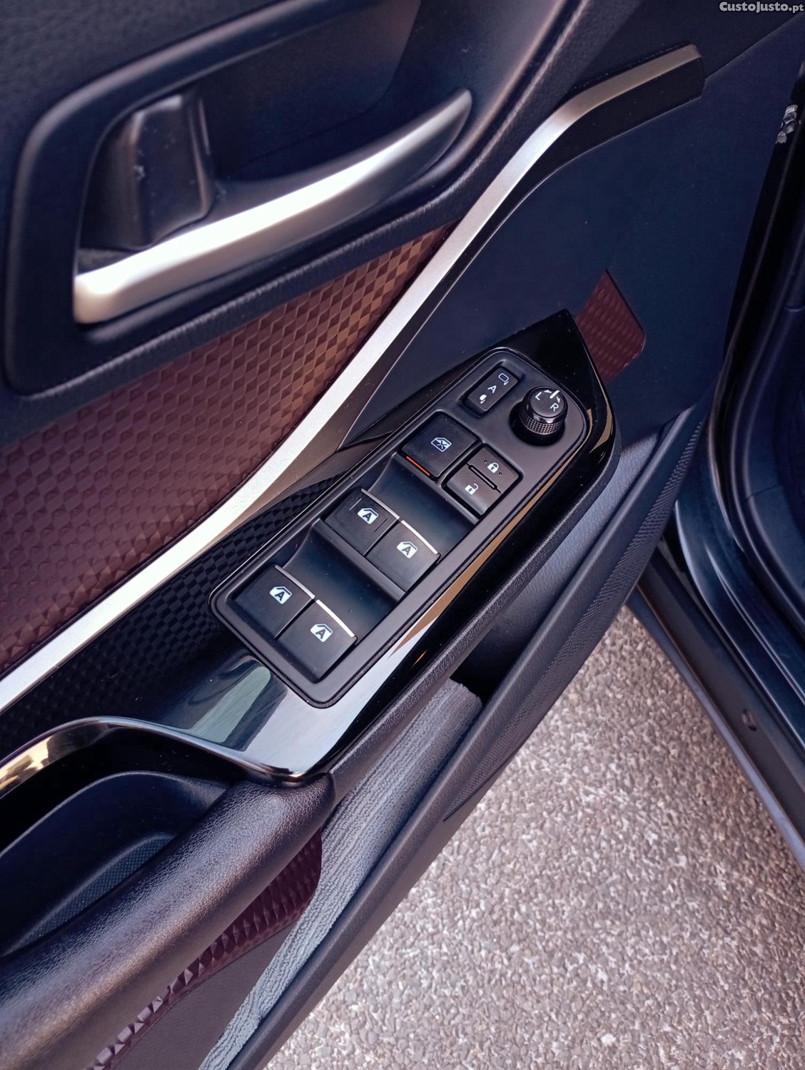 Toyota C-HR Exclusive+Pack Luxury — fotografia 4