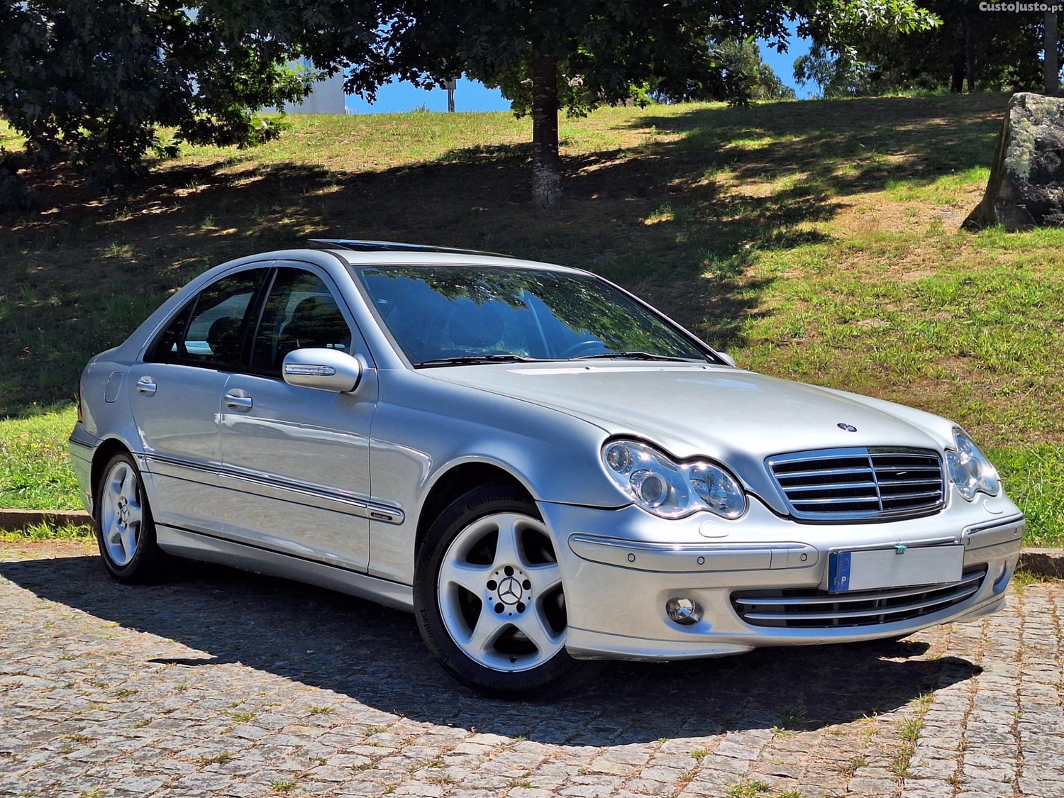 Mercedes-Benz C 220 Avantgarde Automático — fotografia 3