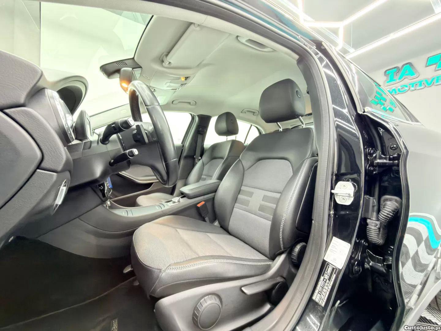 Mercedes-Benz GLA 200 Aut. — fotografia 5