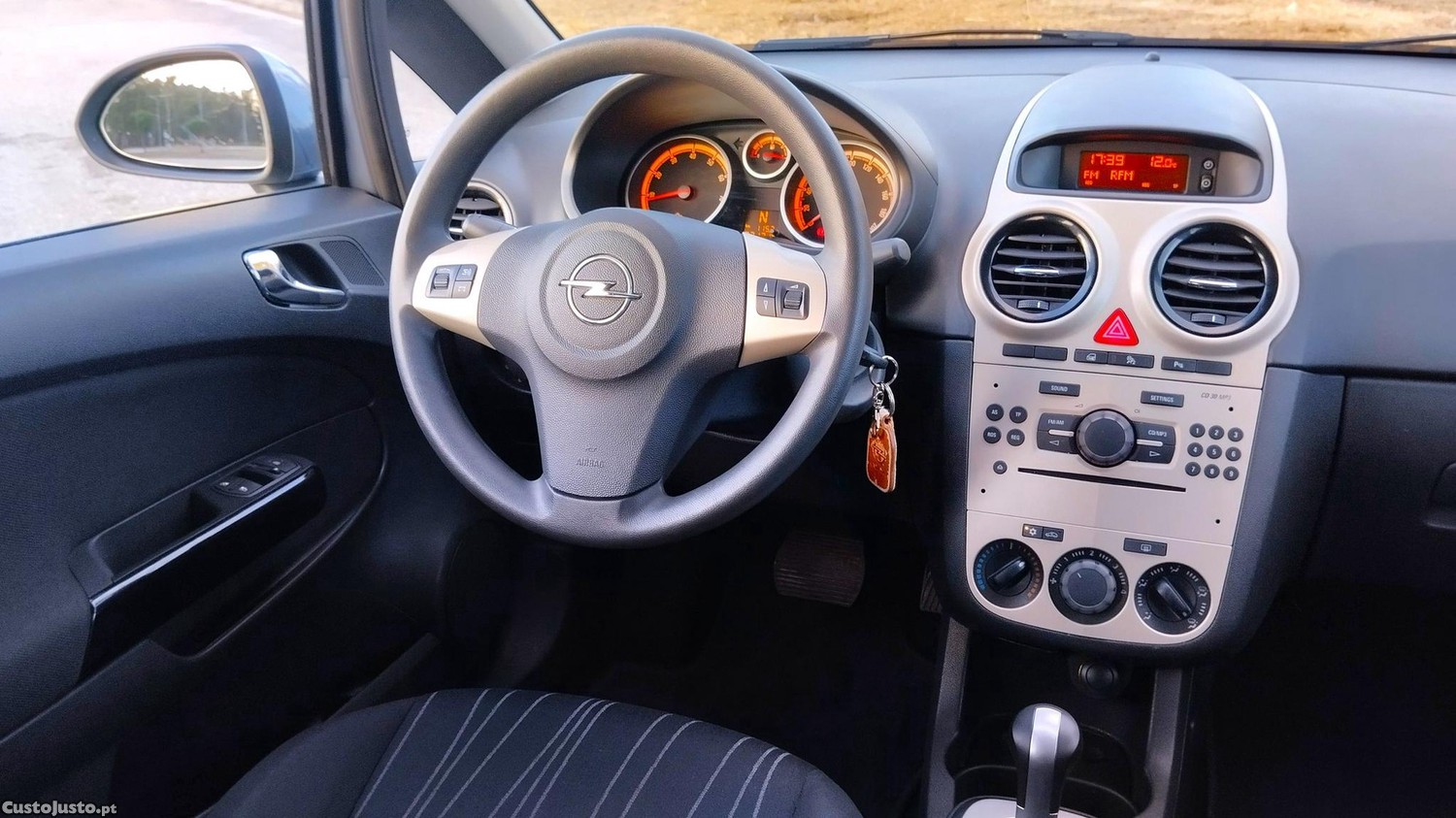 Opel Corsa 1.2 Cosmo Easytronic — photo 2