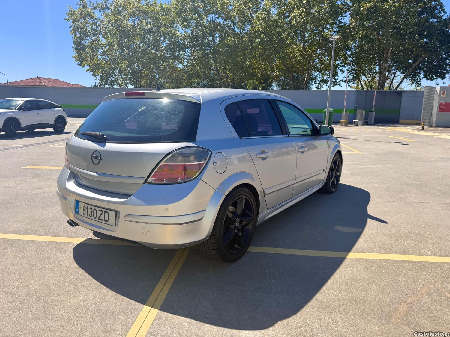 Opel Astra 2.0T OPC line — fotografia 5
